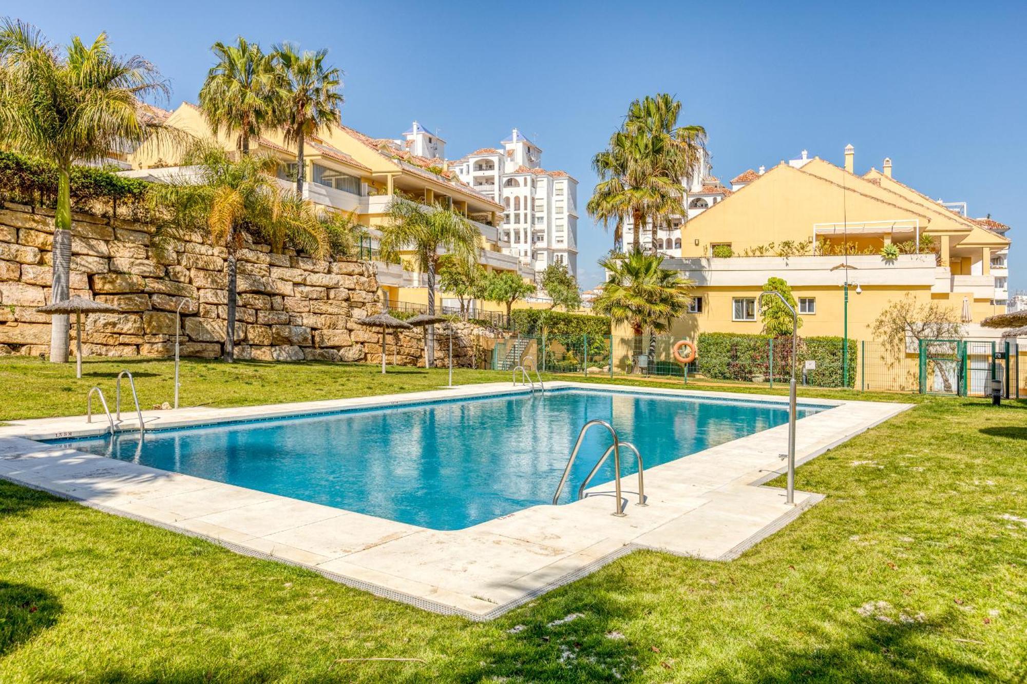 Hanami Puerto Alto Pa 3-1 Estepona Zewnętrze zdjęcie
